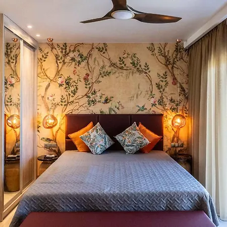 Апарт-отель La Reve Luxury With Private Jacuzzi 4*