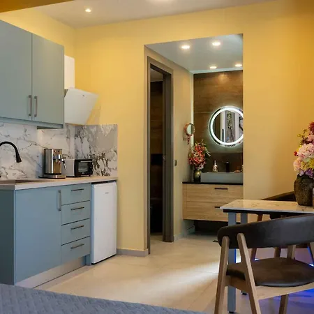 Апарт-отель La Reve Luxury With Private Jacuzzi Херсониссос