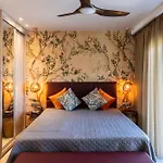Apartmanhotel La Reve Luxury With Private Jacuzzi 4*