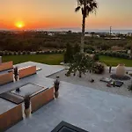 Aparthotel La Reve Luxury With Private Jacuzzi 4*