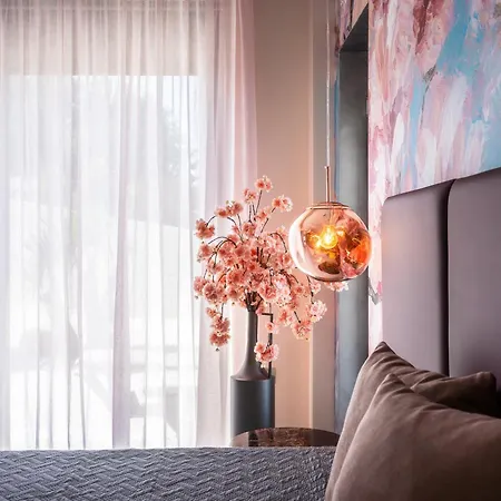 La Reve Luxury With Private Jacuzzi