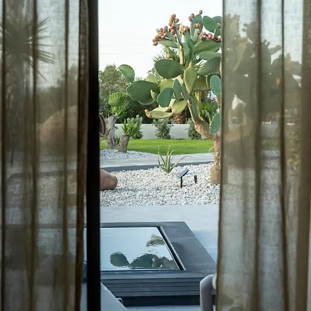 La Reve Luxury With Private Jacuzzi 4*