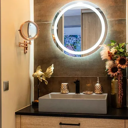 La Reve Luxury With Private Jacuzzi 아파트호텔 4*