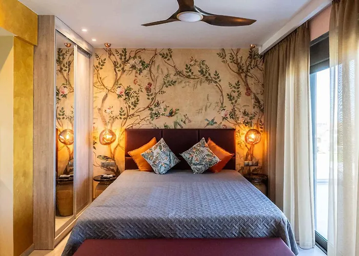 Aparthotel La Reve Luxury With Private Jacuzzi 4*