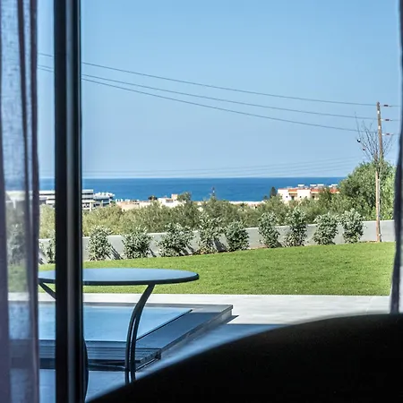 La Reve Luxury With Private Jacuzzi Apartahotel 4*