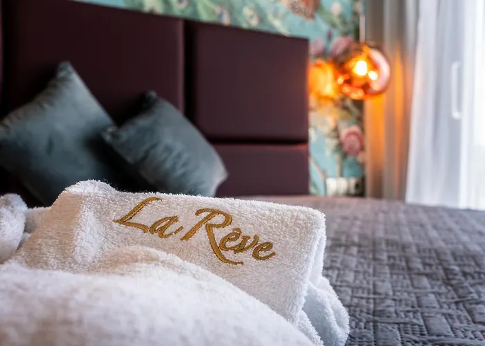 La Reve Luxury With Private Jacuzzi 赫索尼索斯